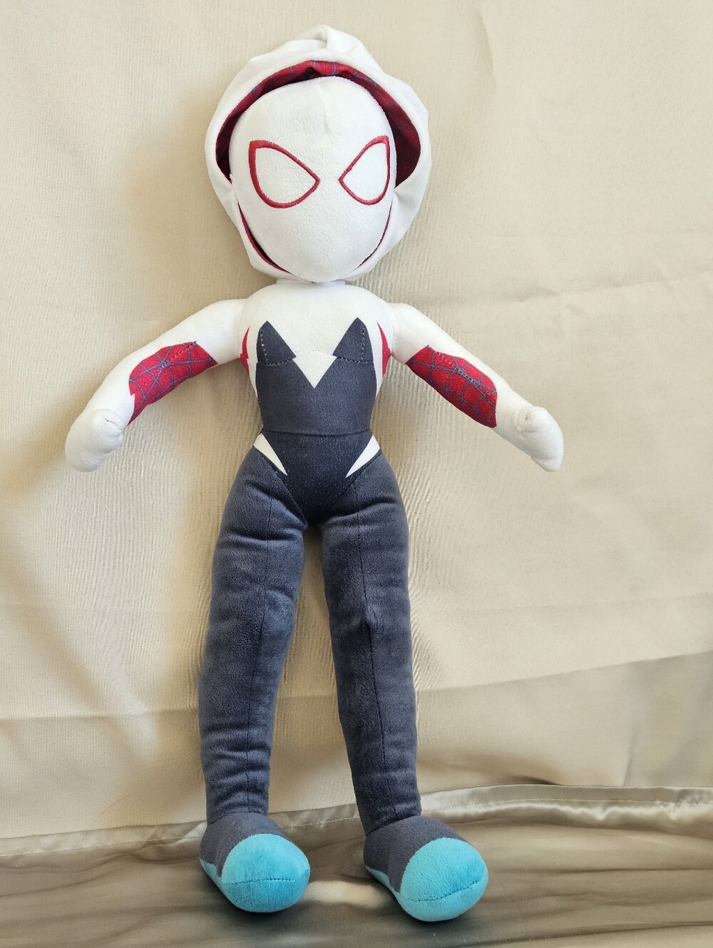 Marvel Rare Xlarge Spider-Man 24" Inch Tall Spider Gwen Giant Size